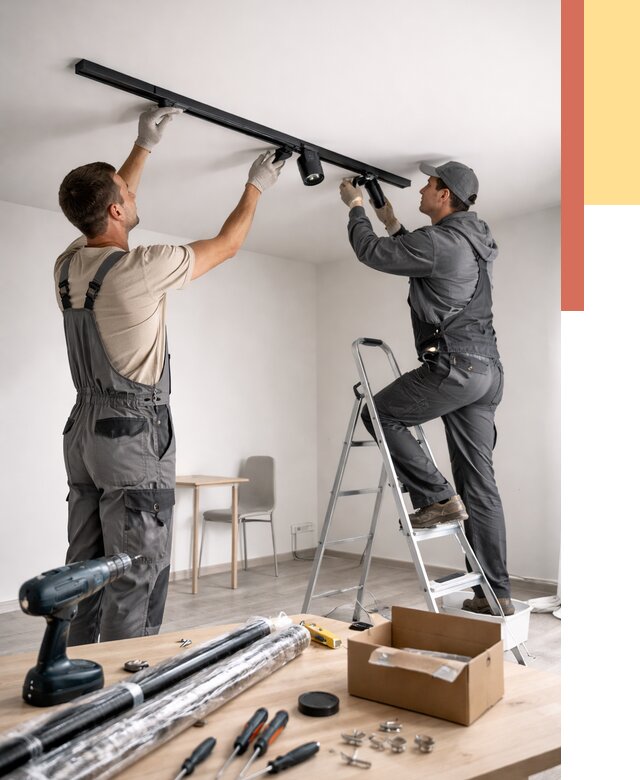 Установка трековых светильников в натяжной потолок в Люберцах от 4419 руб. | ОТДЕЛОЧНИК-Люб